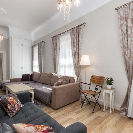 Elegant Apartment In Historical Centre & Free Locked Parking Рига Екстер'єр фото
