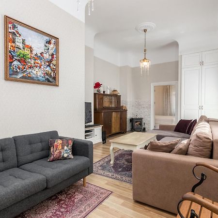 Elegant Apartment In Historical Centre & Free Locked Parking Рига Екстер'єр фото