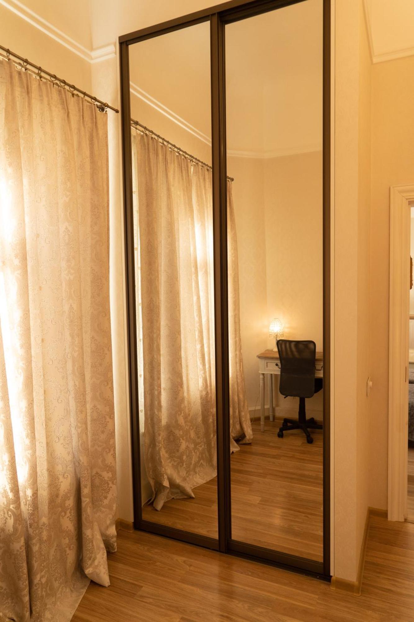 Elegant Apartment In Historical Centre & Free Locked Parking Рига Екстер'єр фото