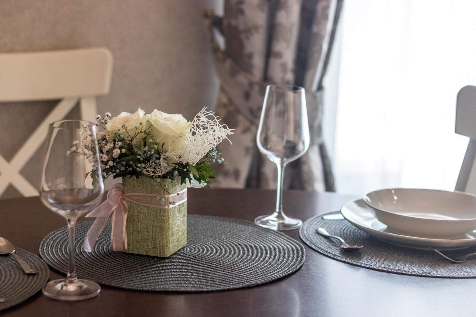 Elegant Apartment In Historical Centre & Free Locked Parking Рига Екстер'єр фото